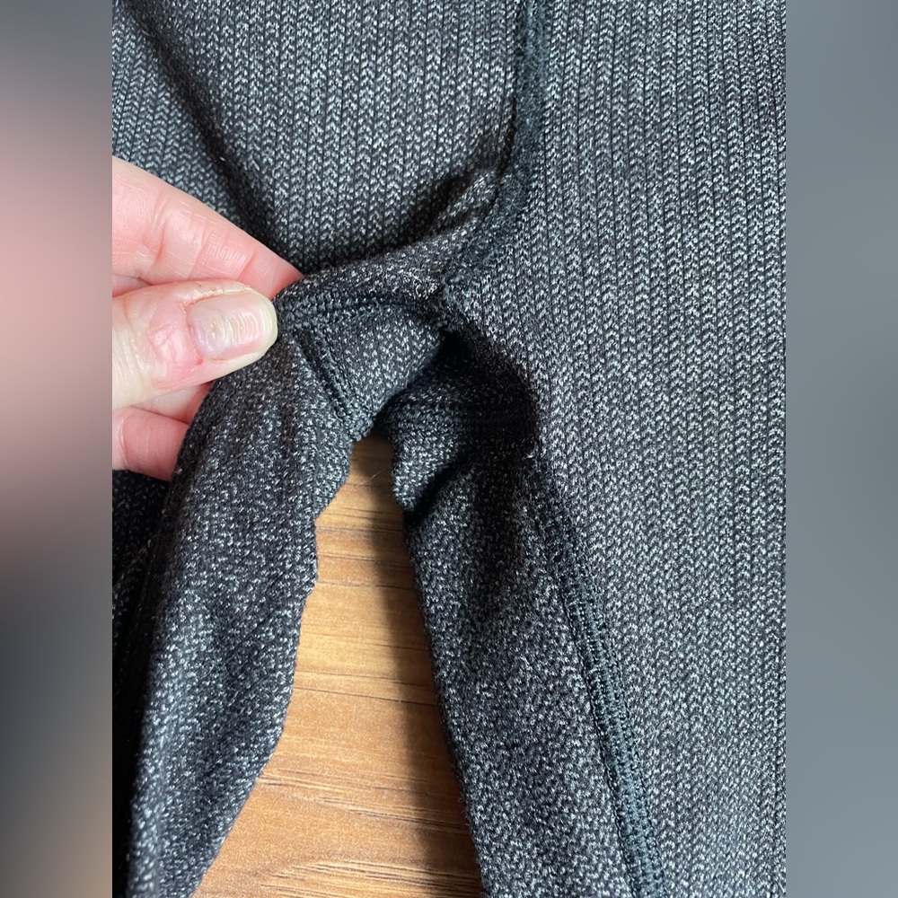 Lululemon Gray High-Rise Leggings | Textured Knit | Back Zip Pocket | Size 2 - Picture 2 of 7